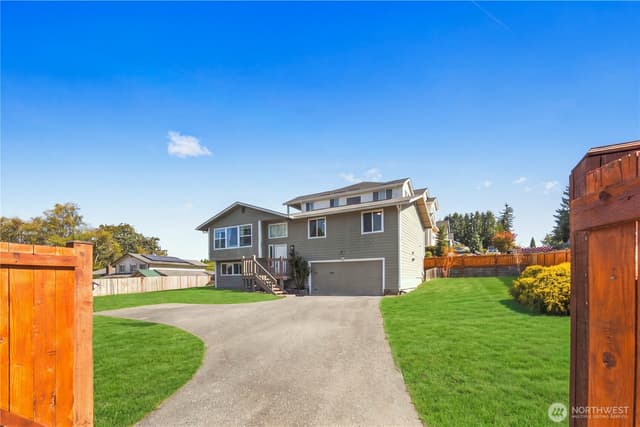 Property photo for 809 19th Avenue SW, Puyallup photo 2