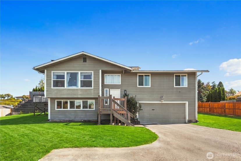 Property photo for 809 19th Avenue SW, Puyallup