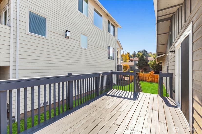 Property photo for 809 19th Avenue SW, Puyallup photo 30