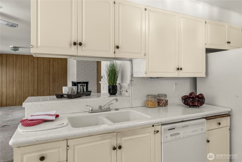 Property photo for 3129 Sylvia Boulevard S, Lakewood photo 8