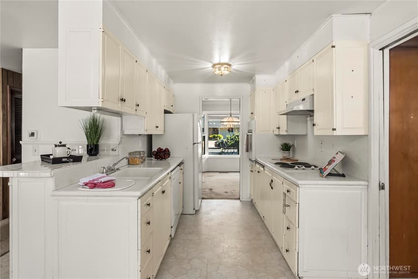 Property photo for 3129 Sylvia Boulevard S, Lakewood photo 7