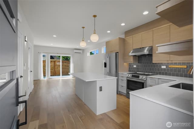 Property photo for 1129 NW 61st #B, Seattle photo 3