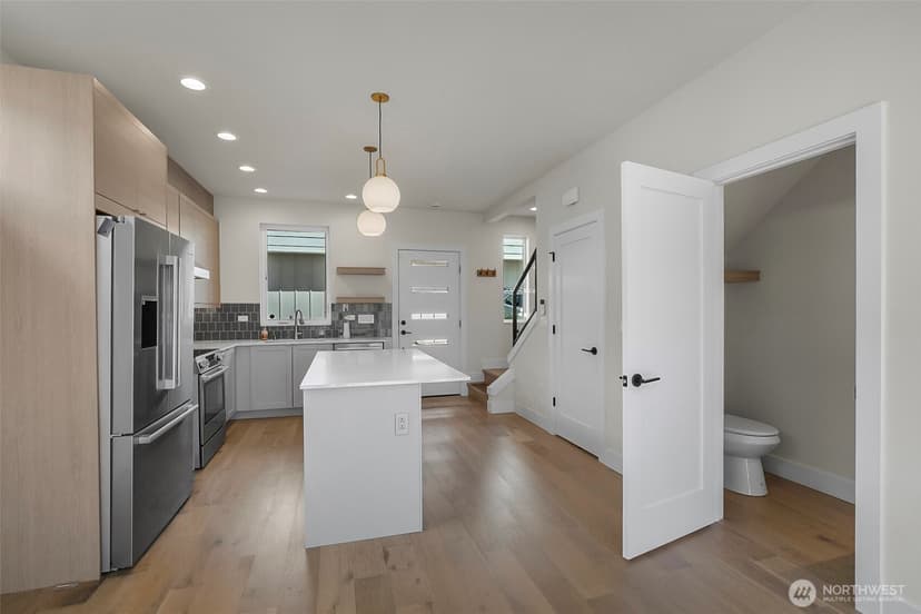 Property photo for 1129 NW 61st #B, Seattle photo 8