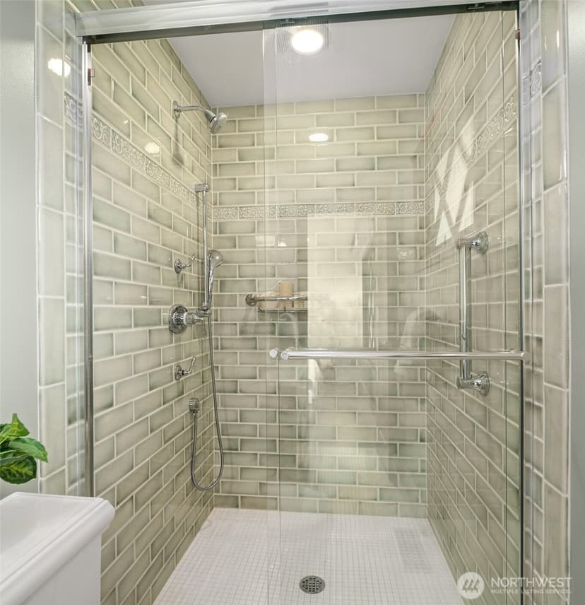 Property photo for 2805 124th Place NE, Bellevue photo 19