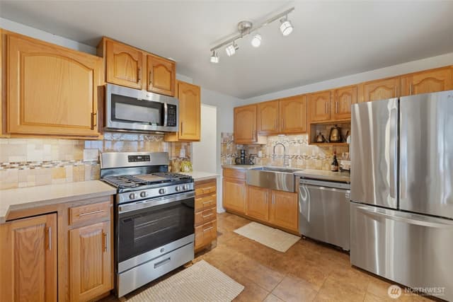 Property photo for 34413 28th Place SW, Federal Way photo 5