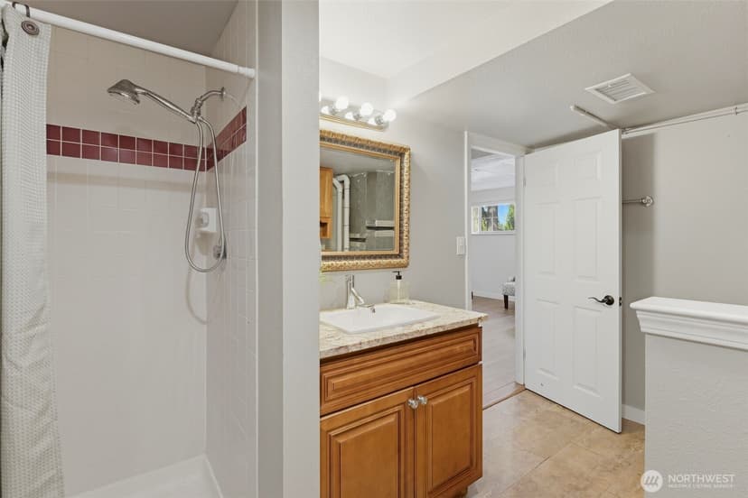 Property photo for 34413 28th Place SW, Federal Way photo 20