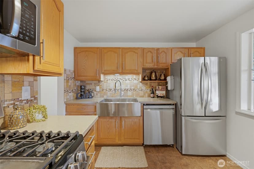 Property photo for 34413 28th Place SW, Federal Way photo 6