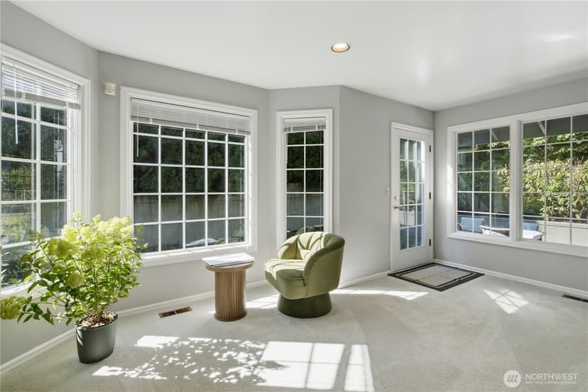 Property photo for 14018 SE 51st Place, Bellevue photo 13