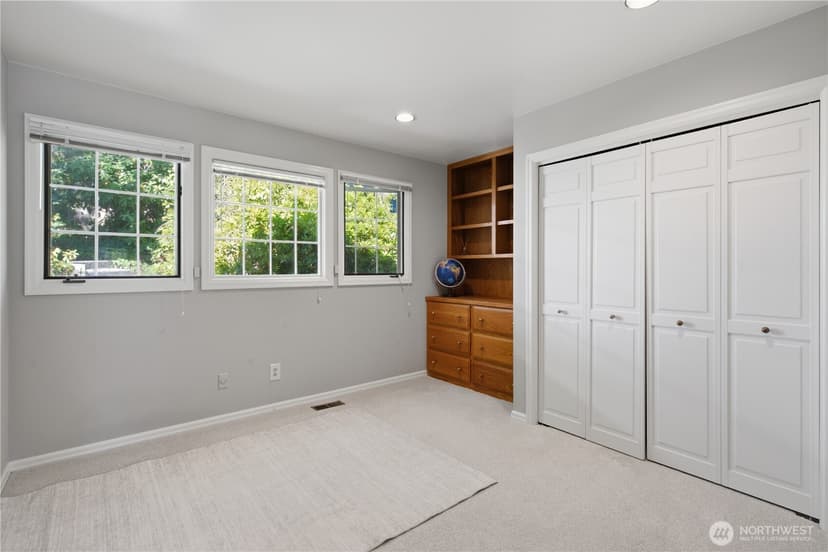 Property photo for 14018 SE 51st Place, Bellevue photo 24