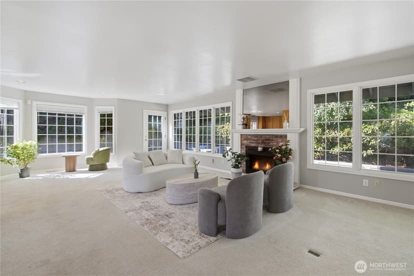 Property photo for 14018 SE 51st Place, Bellevue photo 9