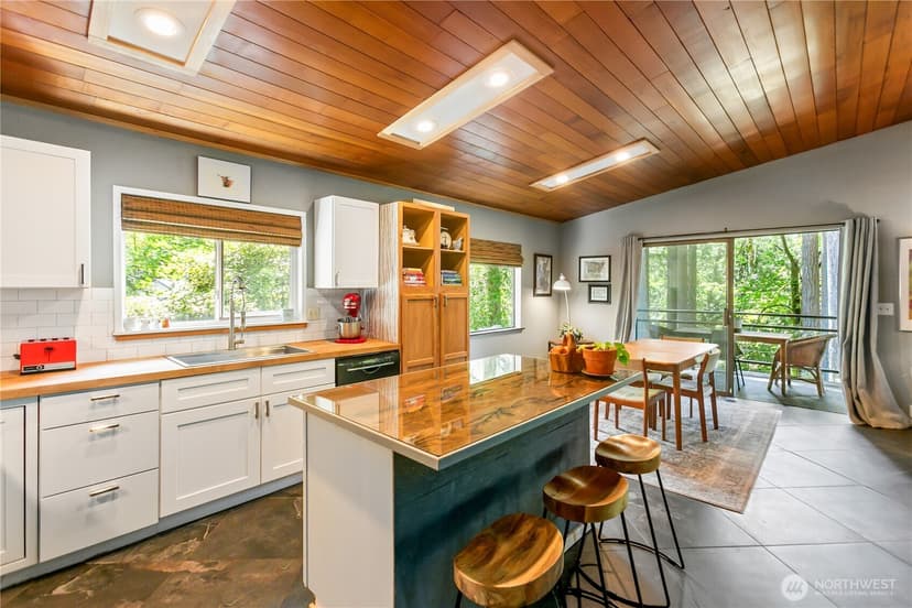 Property photo for 4270 Long Lake Road SE, Port Orchard photo 8