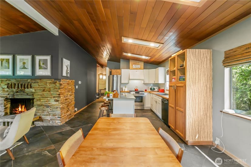 Property photo for 4270 Long Lake Road SE, Port Orchard photo 9