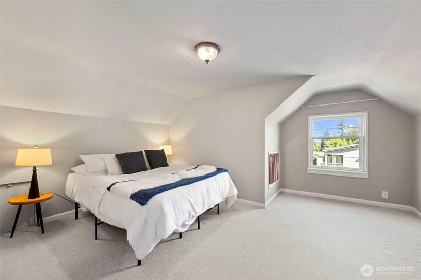 Property photo for 1047 NE 98th Street, Seattle photo 16
