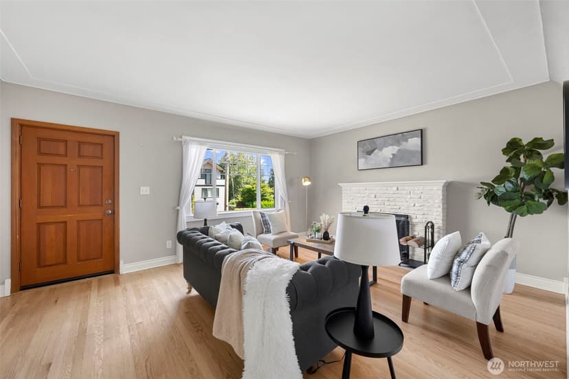 Property photo for 1047 NE 98th Street, Seattle photo 6