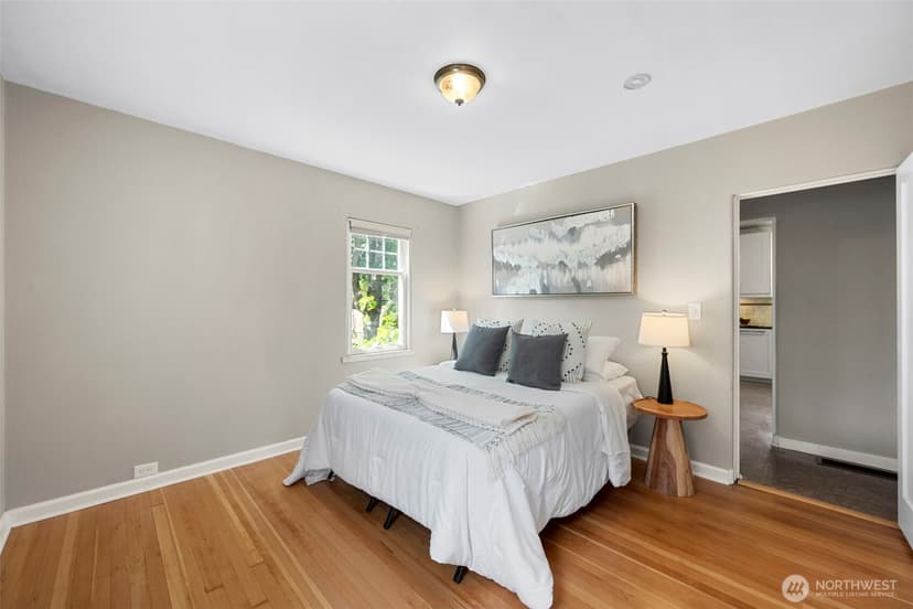 Property photo for 1047 NE 98th Street, Seattle photo 12