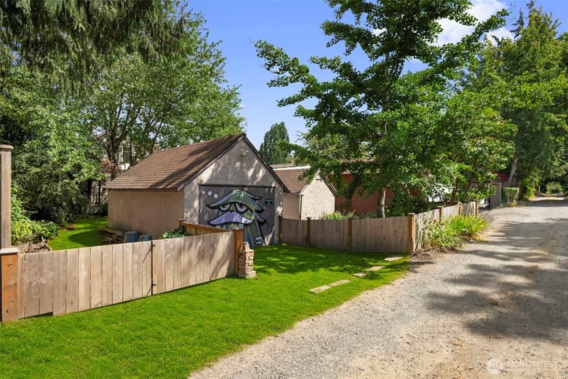 Property photo for 1047 NE 98th Street, Seattle photo 28