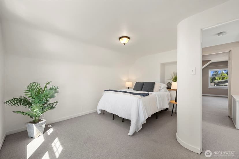 Property photo for 1047 NE 98th Street, Seattle photo 15