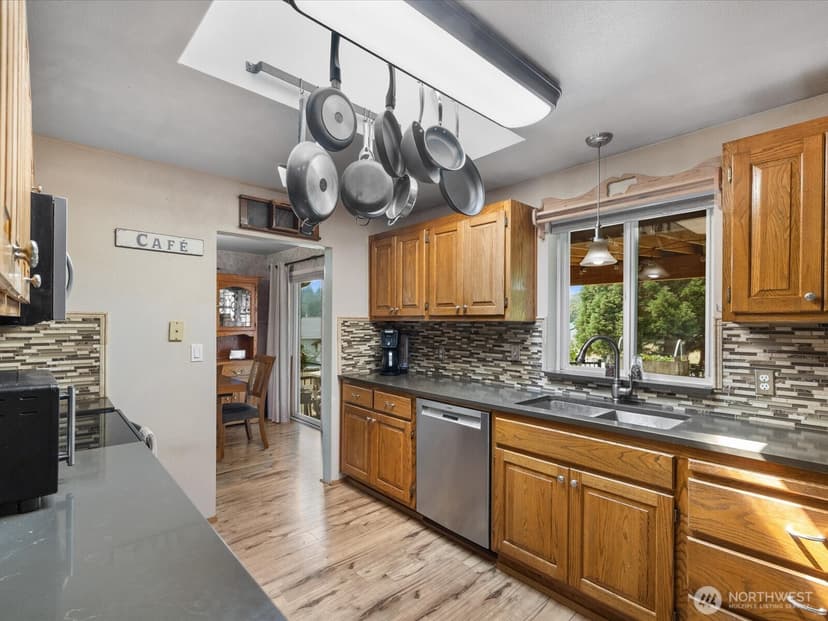 Property photo for 1703 147th St NW, Marysville photo 8