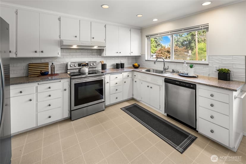 Property photo for 18930 66th Place W, Lynnwood photo 4