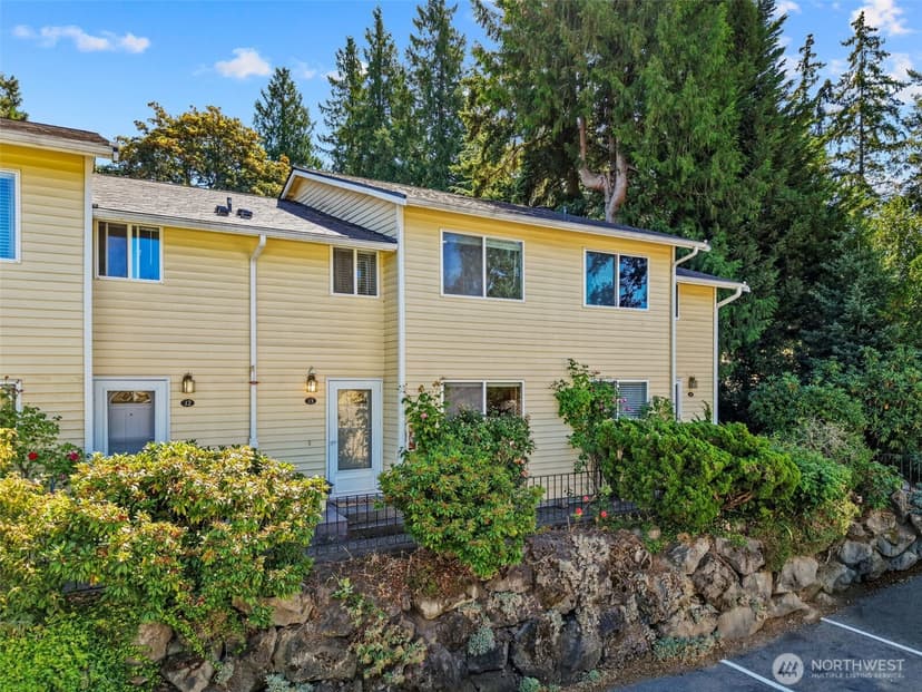 Property photo for 12004 101st Avenue NE #J3, Kirkland photo 4