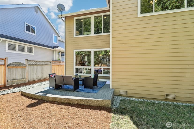 Property photo for 2528 Larchmount Dr NE, Issaquah photo 26