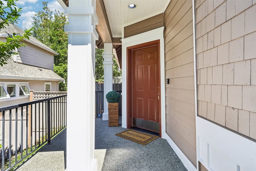 Property photo for 2528 Larchmount Dr NE, Issaquah photo 2