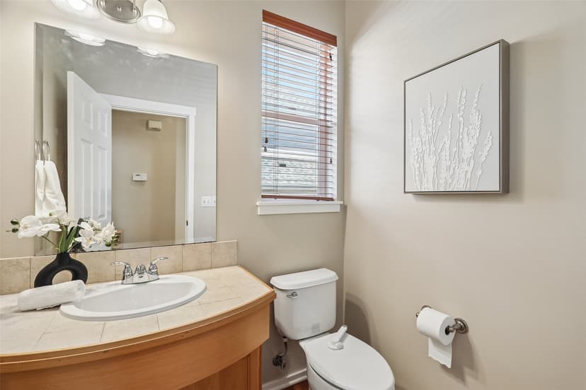 Property photo for 2528 Larchmount Dr NE, Issaquah photo 12