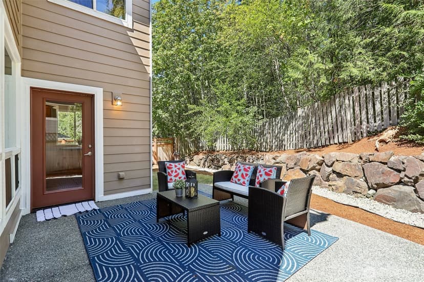 Property photo for 2528 Larchmount Dr NE, Issaquah photo 25