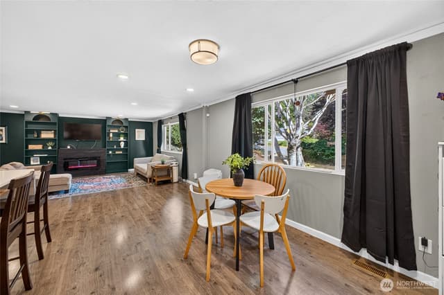 Property photo for 413 SW 305th Street, Federal Way photo 3