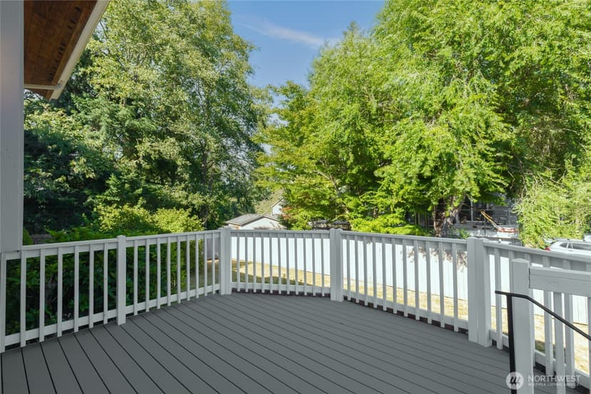 Property photo for 8101 McIntyre Lane NE, Bremerton photo 4