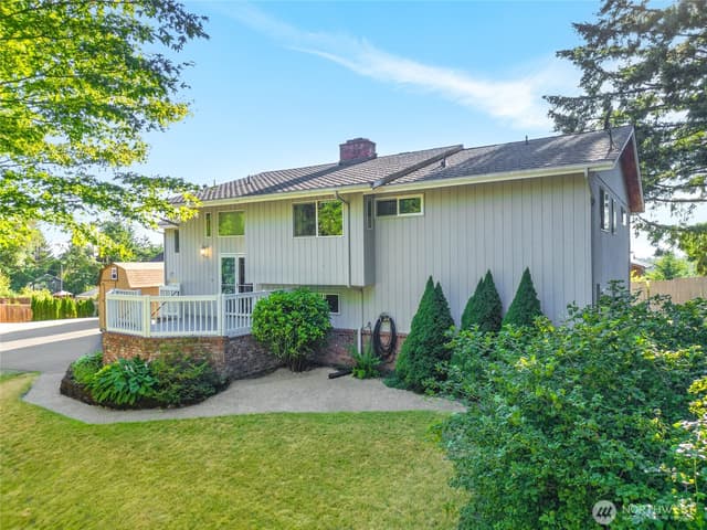 Property photo for 8101 McIntyre Lane NE, Bremerton photo 3
