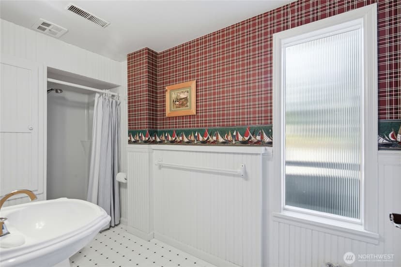Property photo for 8101 McIntyre Lane NE, Bremerton photo 27
