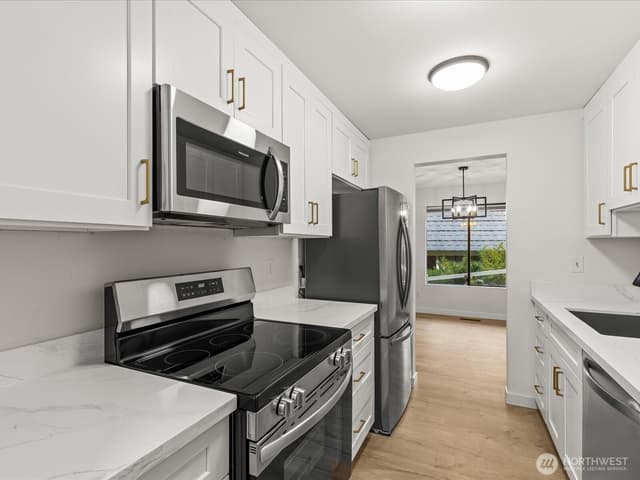 Property photo for 9905 NE 124th Street #703, Kirkland photo 2