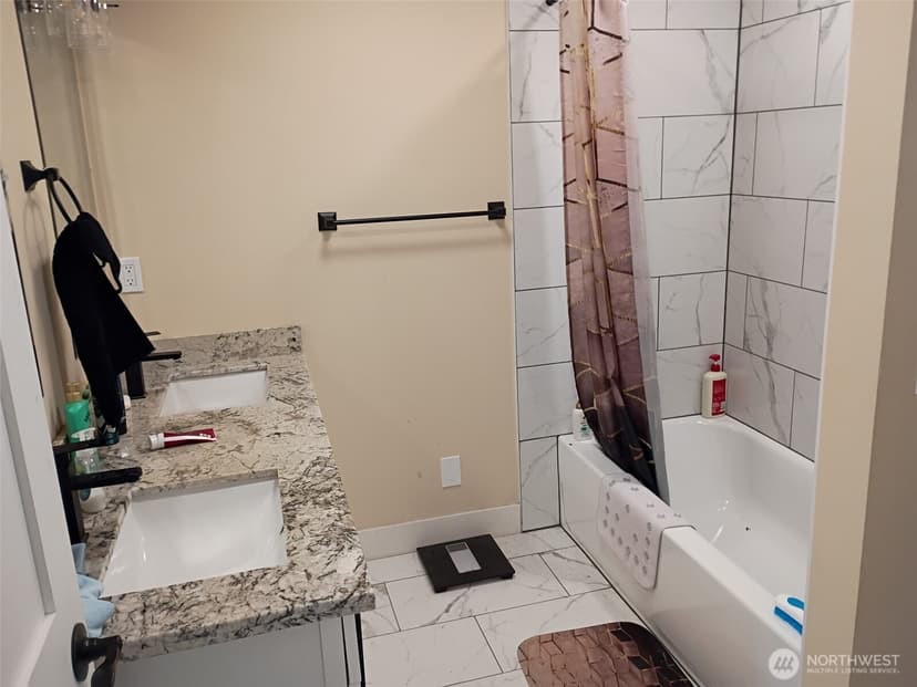 Property photo for 716 Railroad Avenue S, Kent photo 10