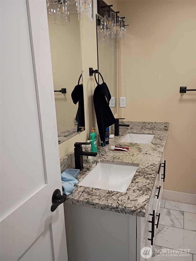 Property photo for 716 Railroad Avenue S, Kent photo 9