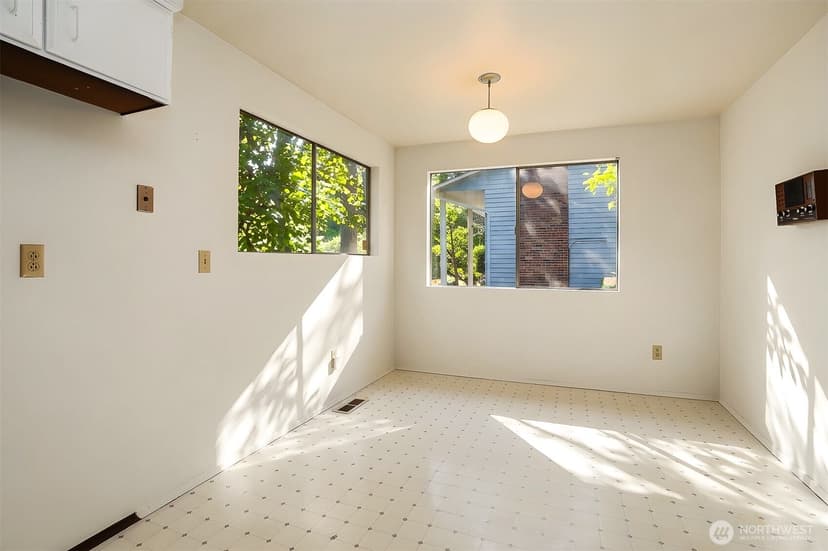Property photo for 5210 NE 190th Street, Lake Forest Park photo 13