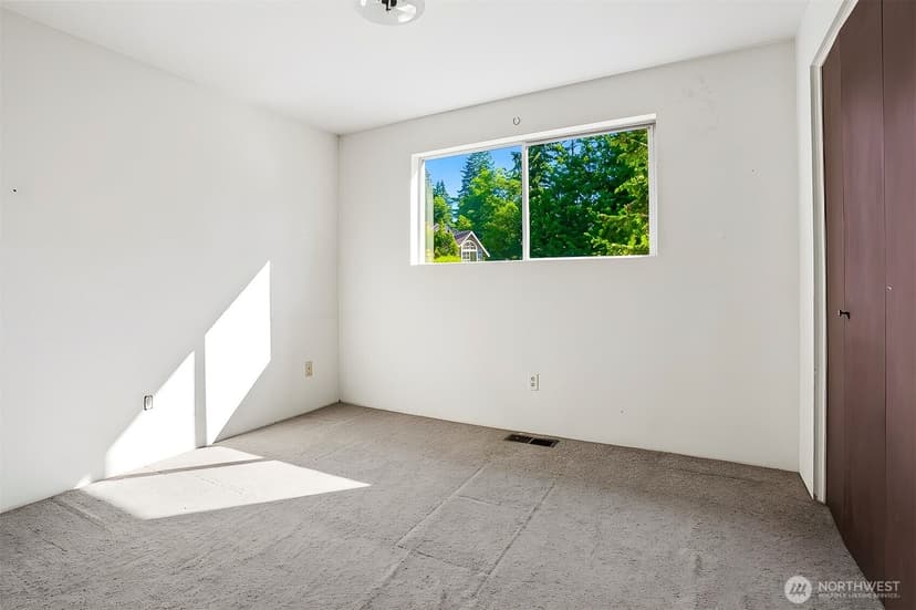 Property photo for 5210 NE 190th Street, Lake Forest Park photo 17