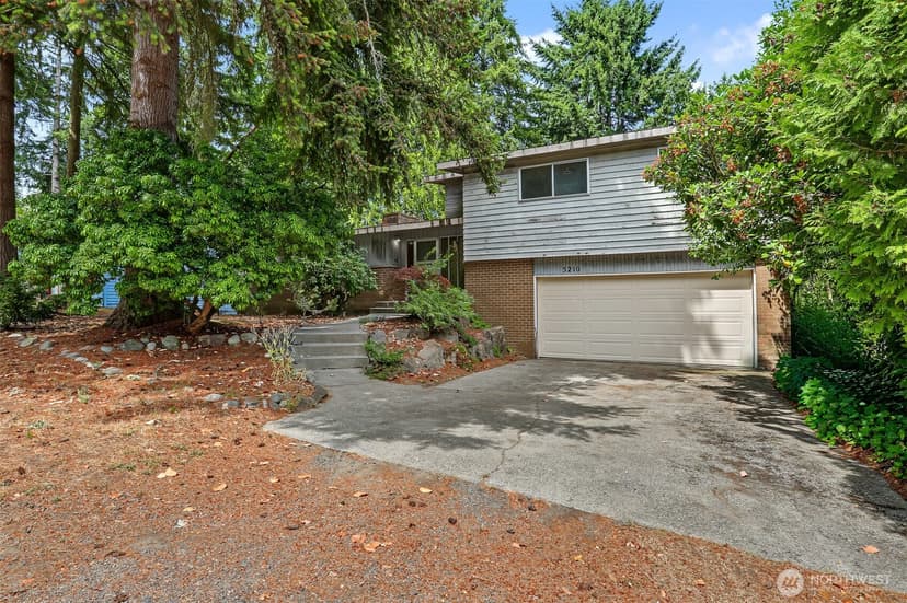 Property photo for 5210 NE 190th Street, Lake Forest Park