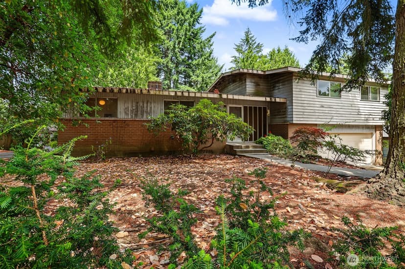 Property photo for 5210 NE 190th Street, Lake Forest Park photo 2