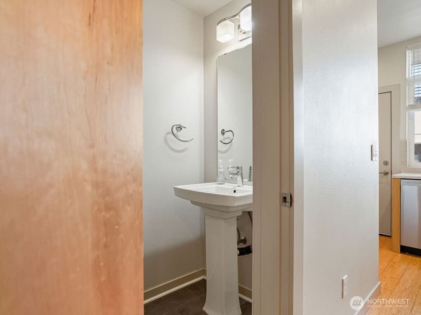 Property photo for 6911 California Avenue SW #C, Seattle photo 14