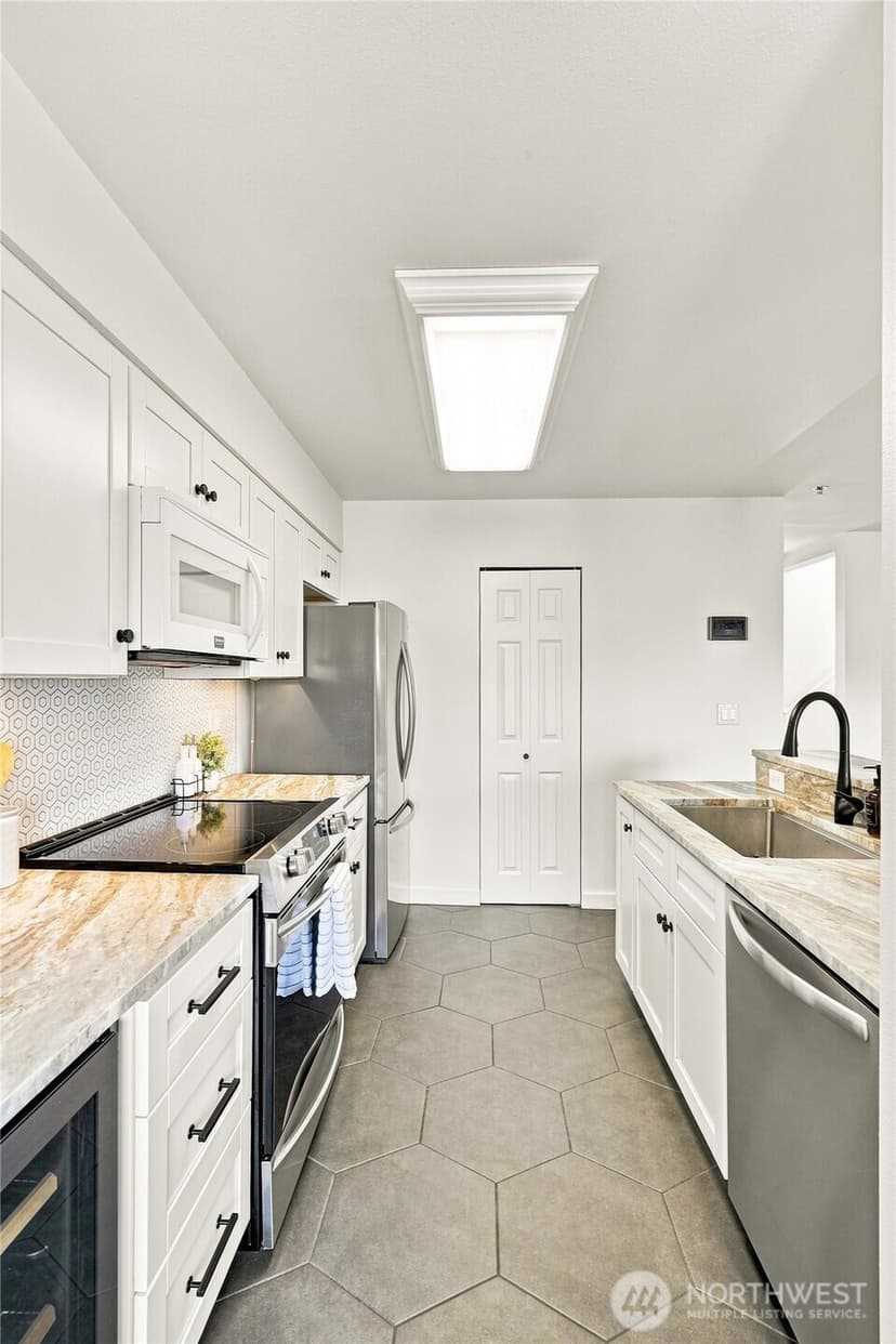 Property photo for 901 E Marine View Drive #104, Everett photo 10