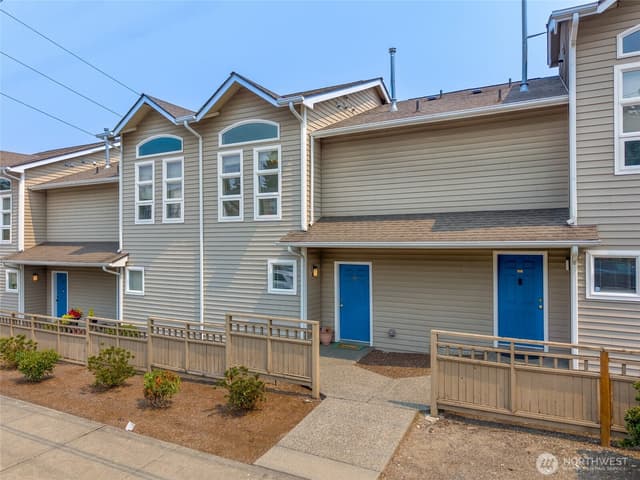 Property photo for 901 E Marine View Drive #104, Everett photo 2