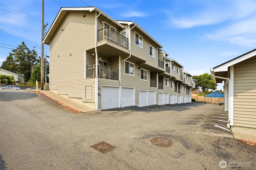 Property photo for 901 E Marine View Drive #104, Everett photo 31