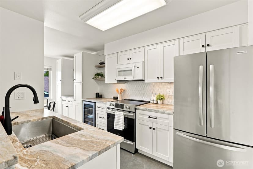 Property photo for 901 E Marine View Drive #104, Everett photo 11