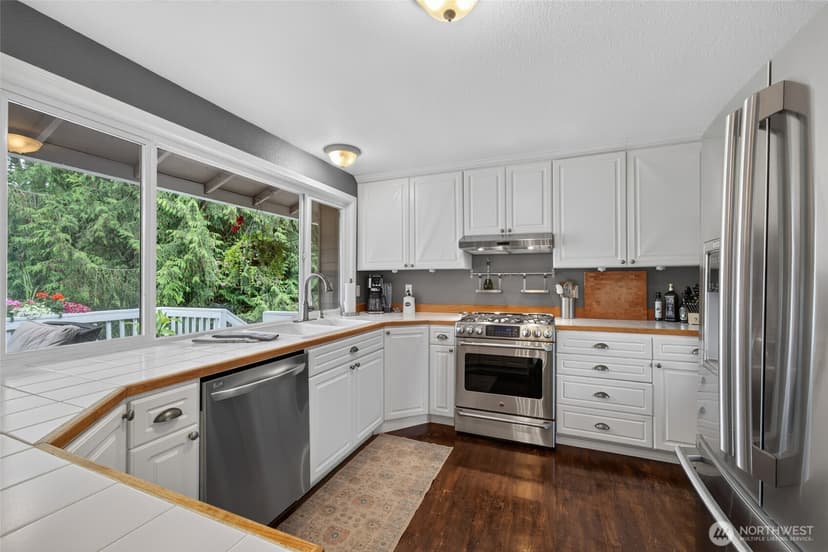 Property photo for 5826 143rd Street SE, Everett photo 9
