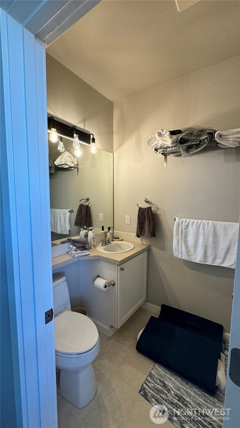 Property photo for 3500 E Lake Sammamish Parkway SE #7-102, Sammamish photo 4