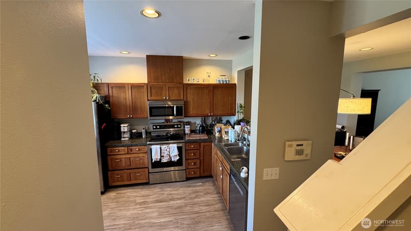 Property photo for 3500 E Lake Sammamish Parkway SE #7-102, Sammamish photo 9