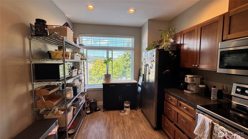 Property photo for 3500 E Lake Sammamish Parkway SE #7-102, Sammamish photo 12