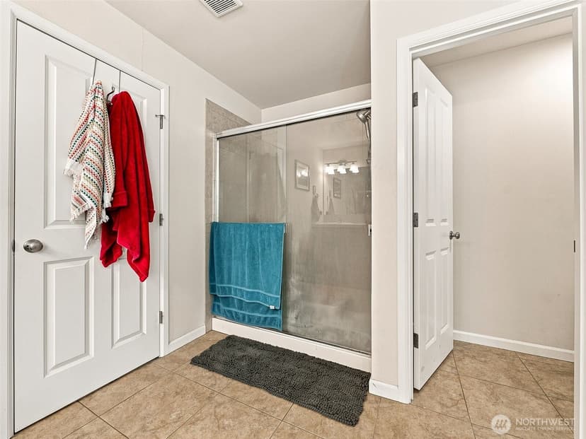 Property photo for 10706 174th Avenue E, Bonney Lake photo 11