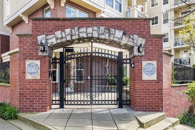 Property photo for 530 4th Avenue W #206, Seattle